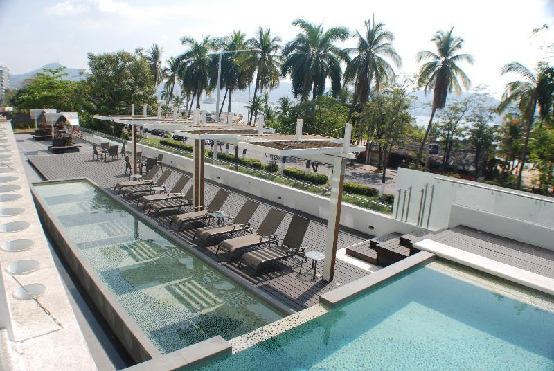 Ramada By Wyndham Acapulco Hotel & Suites Exteriér fotografie