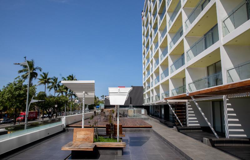 Ramada By Wyndham Acapulco Hotel & Suites Exteriér fotografie